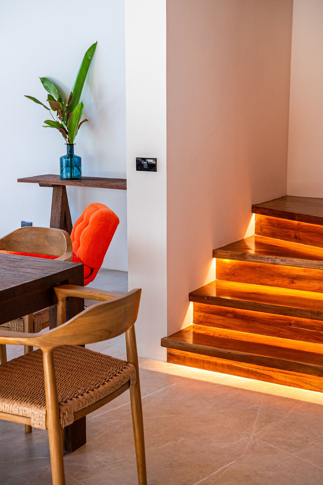 Lit teak stair